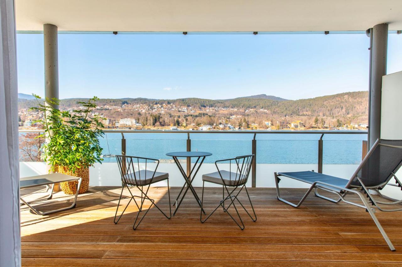 Superior Doppel- oder Zweibettzimmer mit Balkon und Seeblick